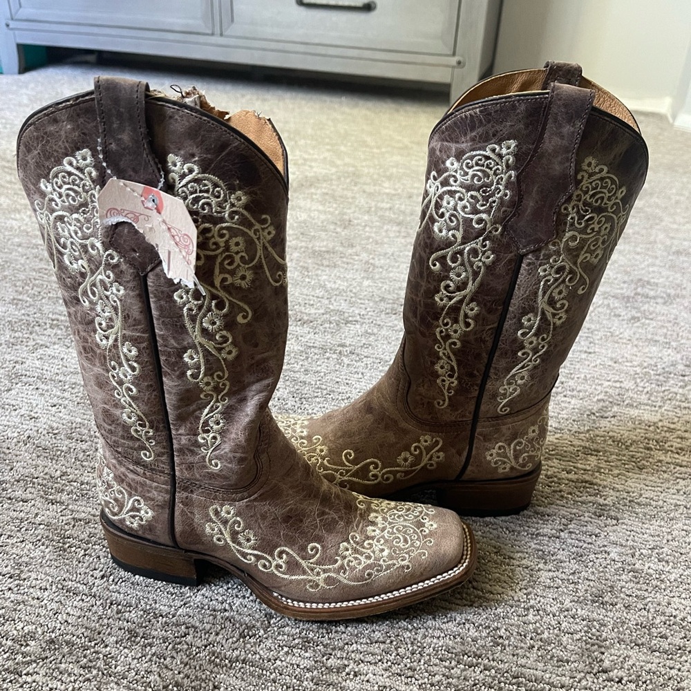 SOLD - Corral Cowboy Boots